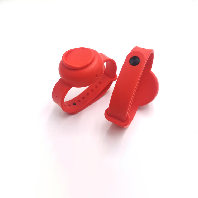 硅膠消毒手環(huán) 硅膠消毒手環(huán)