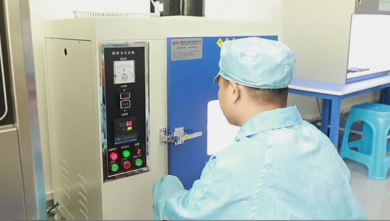 硅膠制品噴有手感油有什么作用？