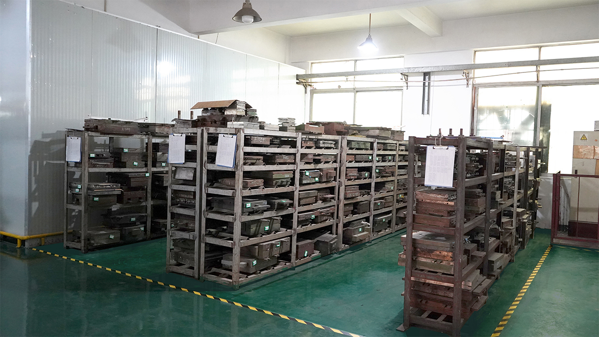 硅膠模房.jpg 硅膠模房.jpg